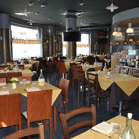 Vescovo Rosso Hotel Cosenza Zewnętrze zdjęcie